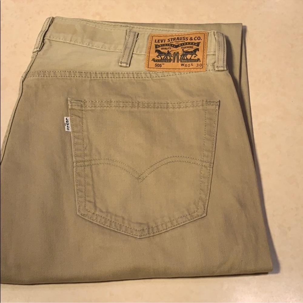 Men Levi pants size 40×30 style 505